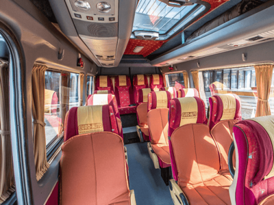 Wynajem busa z kierowcą Nowy Sącz - komfortowy pojazd z klimatyzacją nr 7